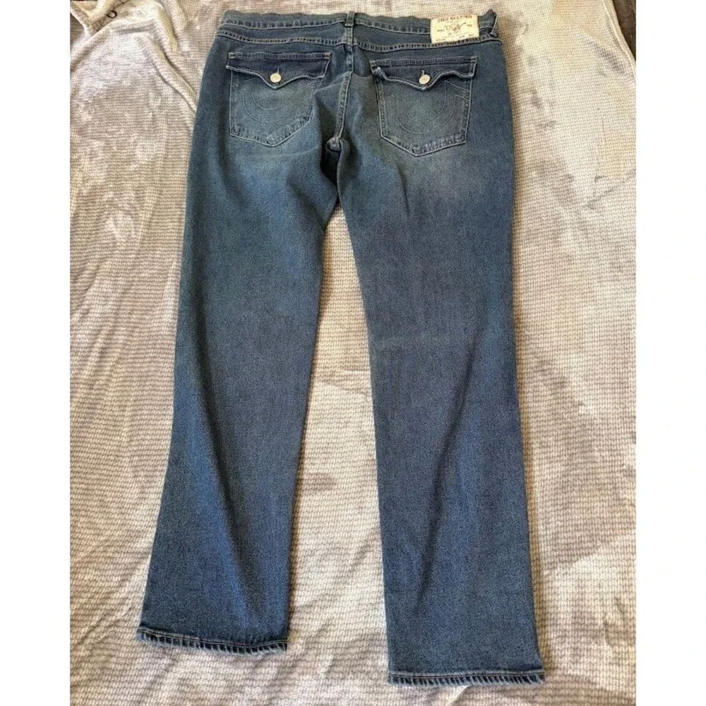 True Religion Rocco Relaxed Skinny Jeans Mens 40X31 Blue Medium Wash Flap Denim.